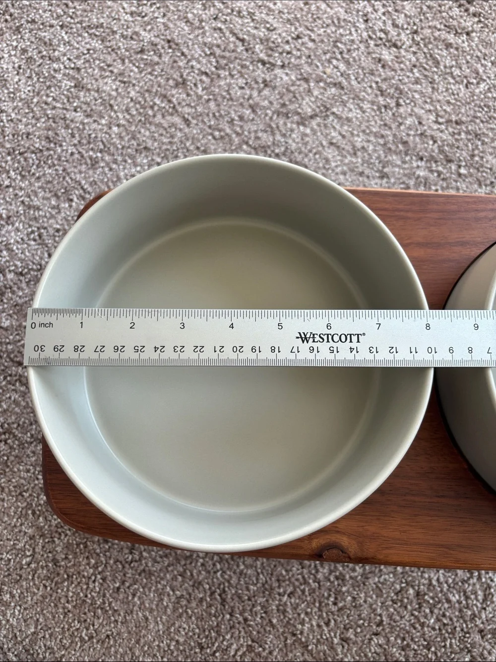 Elevated Ceramic Double Dog Bowl with Raised Arcacia Bamboo Stand
